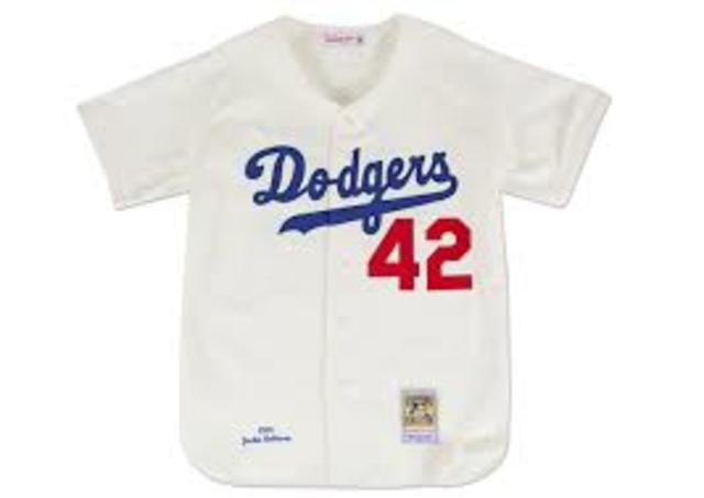 JACKIE JOINS THE BROOKLYN DODGERS