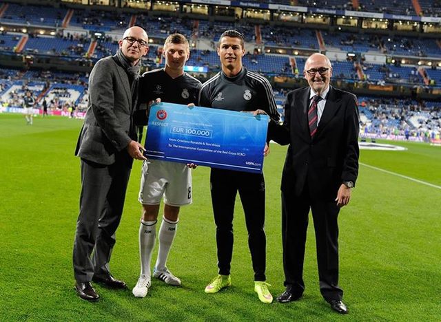 Ronaldo makes a donation