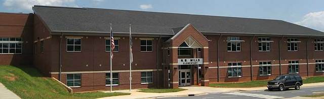 Yo fuí N.B. Mills la escuela primaria.