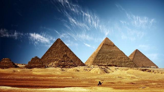 Great Pyramids of Giza, 2560 BCE