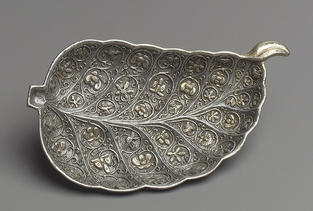 Leaf Shaped Dish