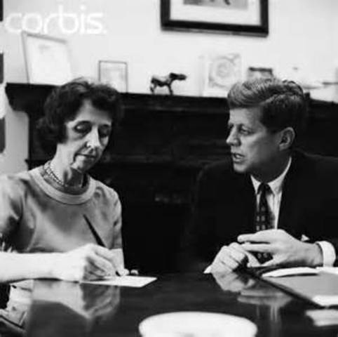 Evelyn Lincoln became JFK's personal secretary