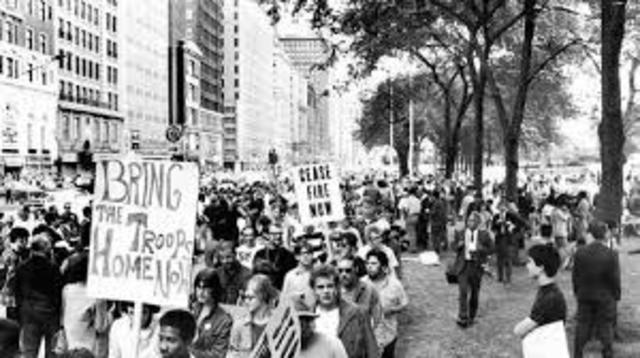Riots at Democratic National Convention in Chicago