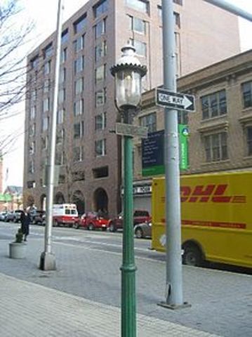 A street in Baltimore became the first to be lighted with gas from America’s first gas company.