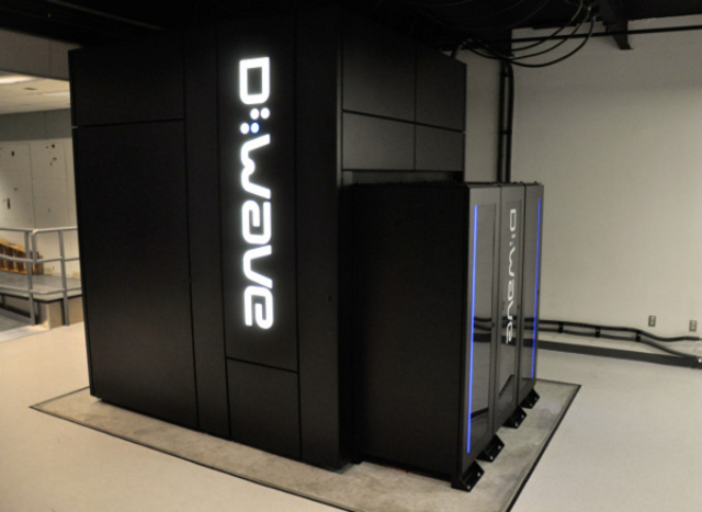 PRIMERA COMPUTADORA CUÁNTICA (2011)