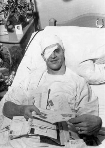 Gordie Howe fractures his skull