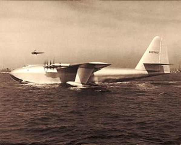 Primer Vuelo Del Hughes H-4, El Primer Avión Jumbo