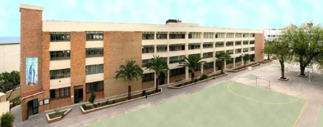 I attended to a new school called La Medalla Milagrosa