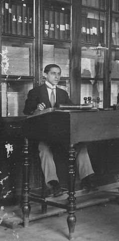 Lei nº 3.384/58: Nova denominação à profissão de guardalivros.