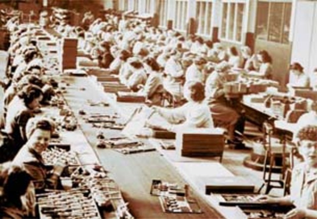 Housing and Computers (1960)