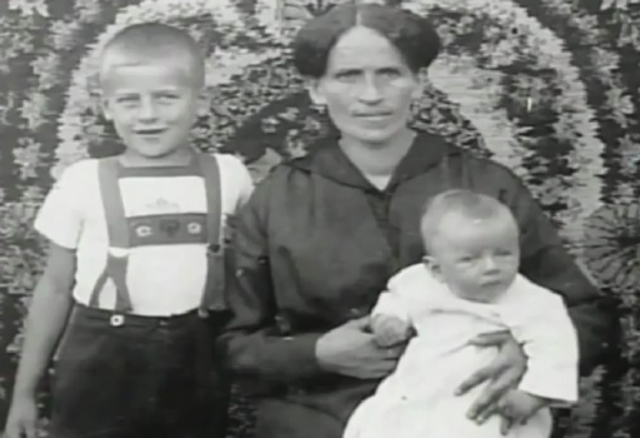 Oskar Schindler is born