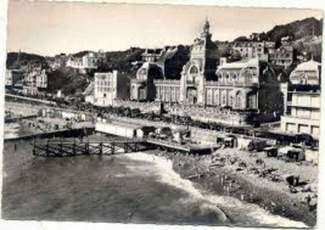 John Heslin arrives in Le Havre