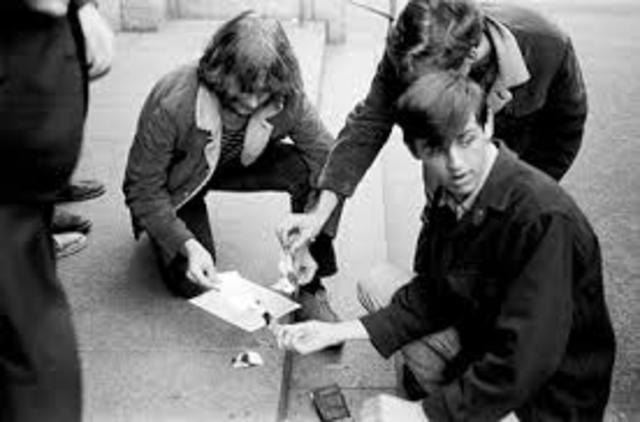 Students Burn Draft Cards