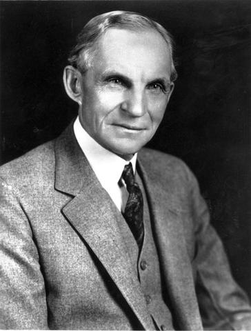 Henry Ford dies.