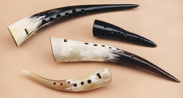 EL CUERNO COMO FLAUTA