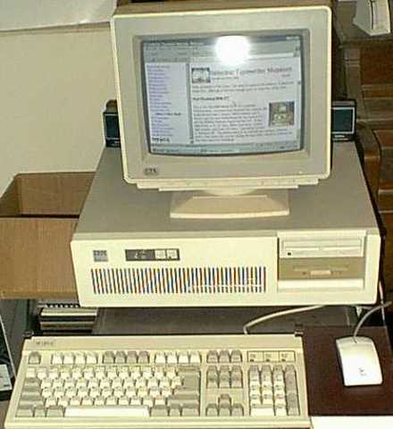 В 1964 г. фирма IBM,  становившая мировым лидером в производстве компьютеров предложила язык PL/l (Programming Language One — Язык Программирования Номер).