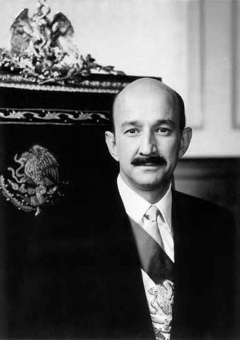 (1988 – 1994) Carlos Salinas de Gortari