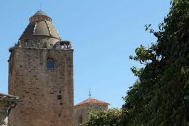 Baluarte Castrense al Norte de la plaza. (XV)