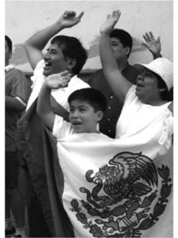 Manifestación en la Ciudad de México contra la guerra en Chiapas