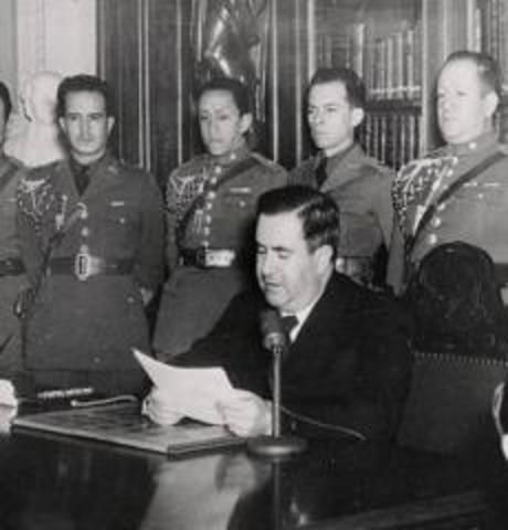 Ávila Camacho propone declarar el "estado de guerra" a las potencias del Eje.