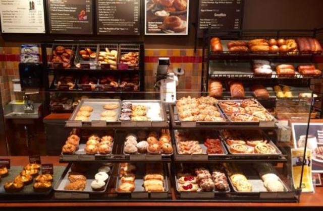 How many shops Panera Bread has