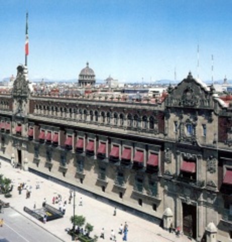 López Portillo expide nueva Ley Orgánica de la Administración Pública Federal