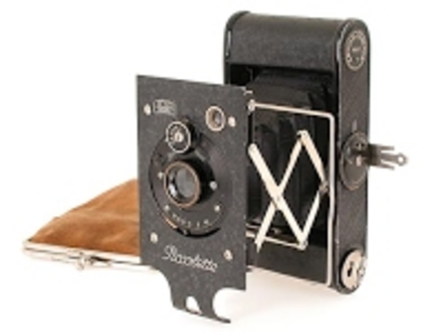 To 1889 κυκλοφορεί ο πρώτος αναστιγματικός φακός