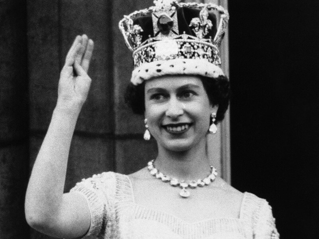 Her father, George VI passed away and Queen Elizabeth was crowned to widespread enthusiasm