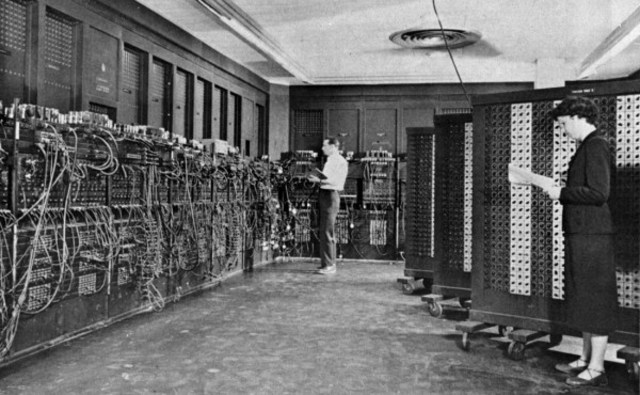 Presentacón al rimer ordenador ENIAC (1946)