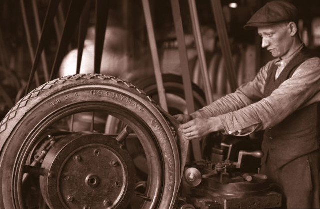 Neumatico con camara.