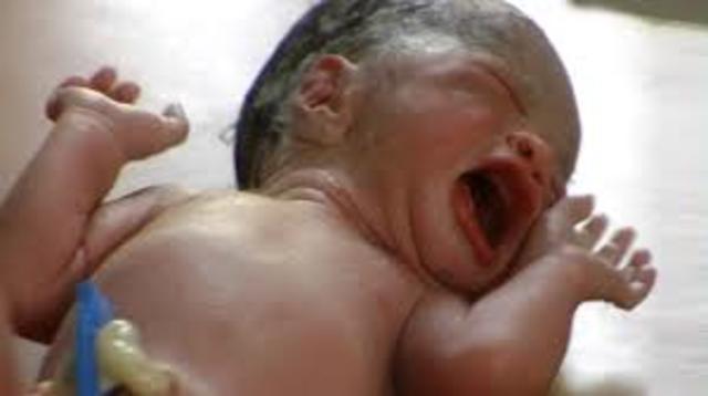 ...περιμένουμε τη γέννηση της μπέμπας...