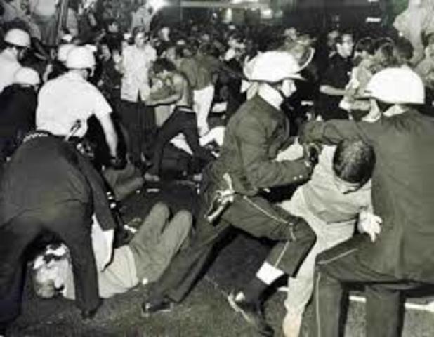 Riots at Democratic National Convention in Chicago