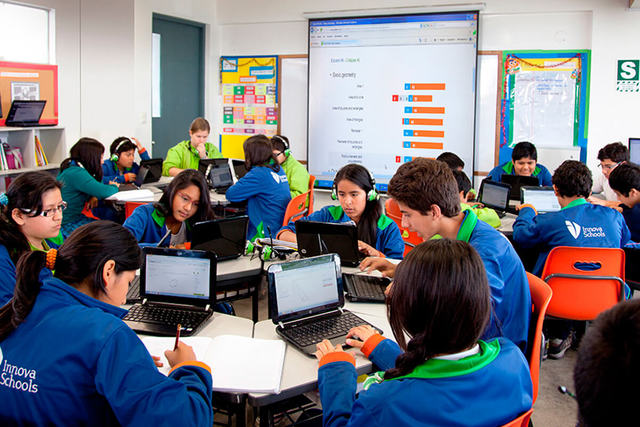 Modelos Híbridos que mezclan educación presencial y a distancia