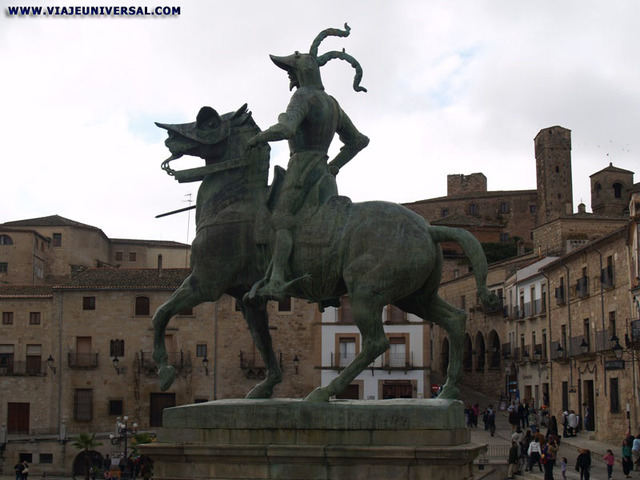 Estatua de Francisco Pizarro