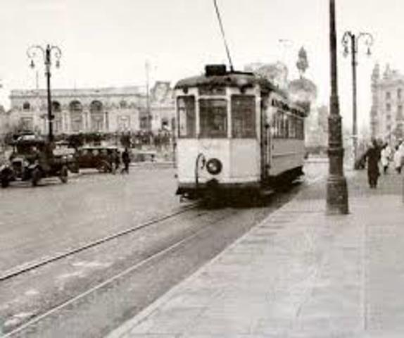 Empieza A Operar La tranvía eléctrica en lima