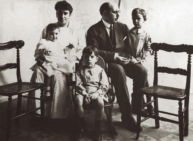 (Francesc de Paula Espriu Torres) germà de Salvador Espriu.