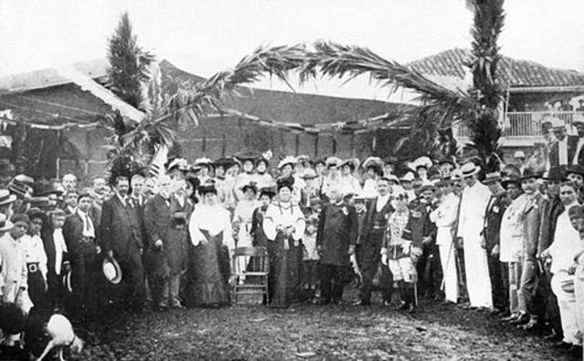 Panama declared its independence from Columbia.