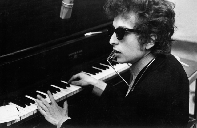 About Bob dylan