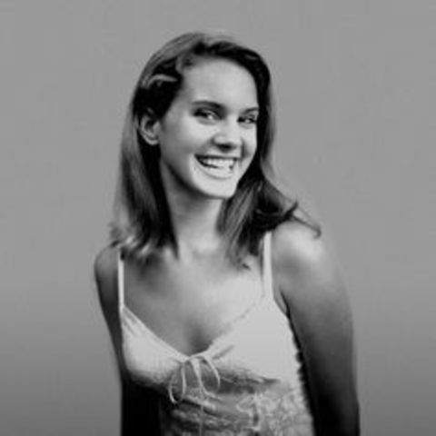 Elizabeth Woolridge changes her name