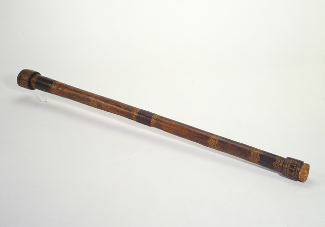 Galileo uses telescope to study moon