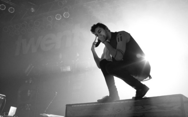 Guns For Hands music video release