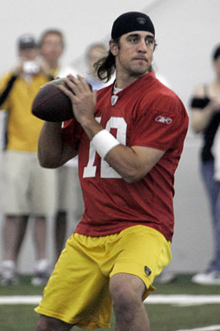 Aaron Rodgers goes to the pros