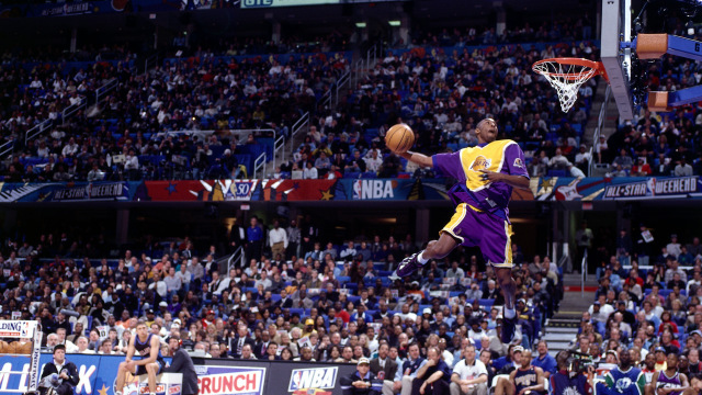 Kobe wins his first dunk contest