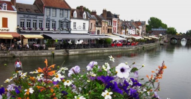 Se traslada a Amiens