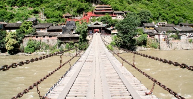 invension of iron-chained suspension bridge in China
