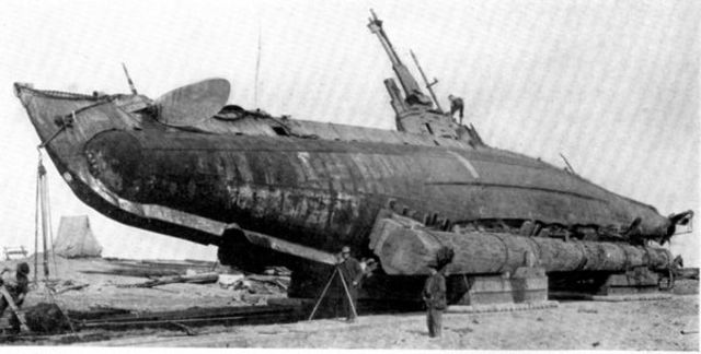 Submarino con periscopio