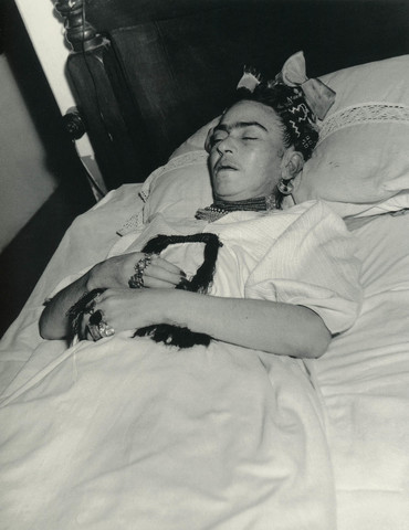 Frida Kahlo dies