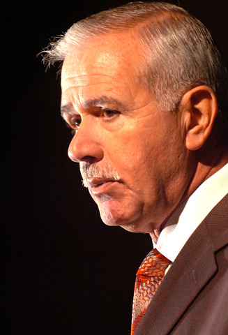 Makes speech, drops out of mayoral race; replaced by Bob Levy