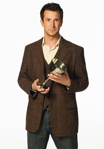 Noah  Wyle as Flynn Carsen