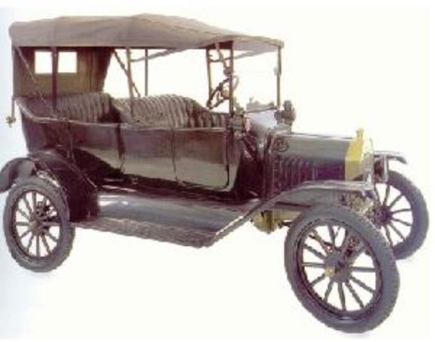 Primer automòbil accionat amb un motor de gasolina